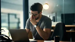 Zo voorkom je dat je je ogen verpest achter de computer: 6 regels die iedereen moet kennen